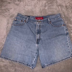 Vintage Levi’s Midi Shorts